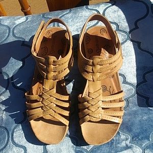 Bare Traps Leather sandals